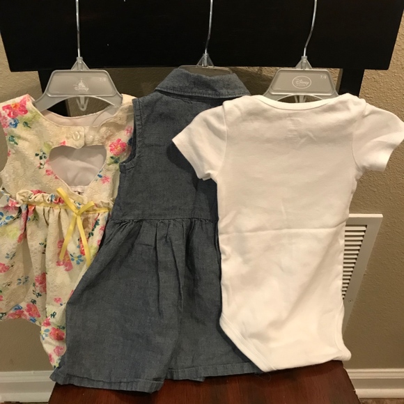 12M Bundle Set - Sleeveless Dresses and Bodysuit - Picture 2 of 2